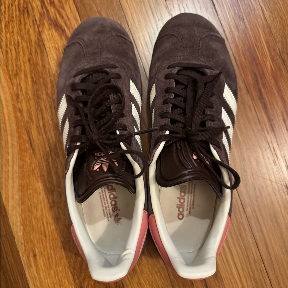 adidas Originals Suede Low-Top Sneakers in Dark Brown with White Stripes - Picture 4 of 4